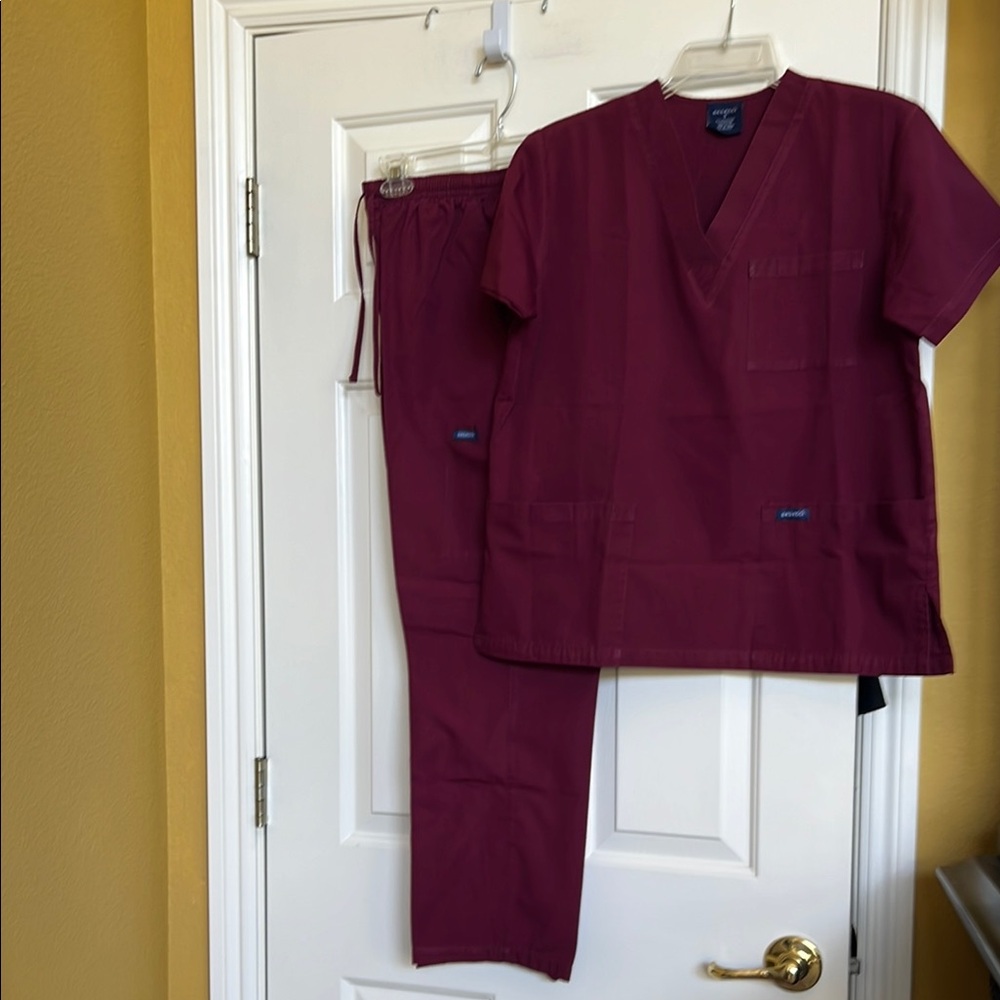 Scrub sets by Dagacci